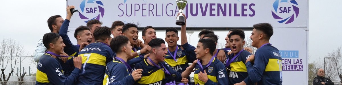 Fundamentos Técnicos y Tácticos en el Fútbol Amateur y Profesional