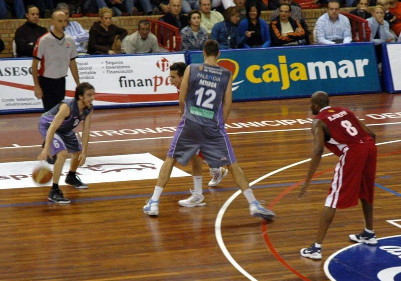 OPONENTE JUGADOR SIN BALÓN